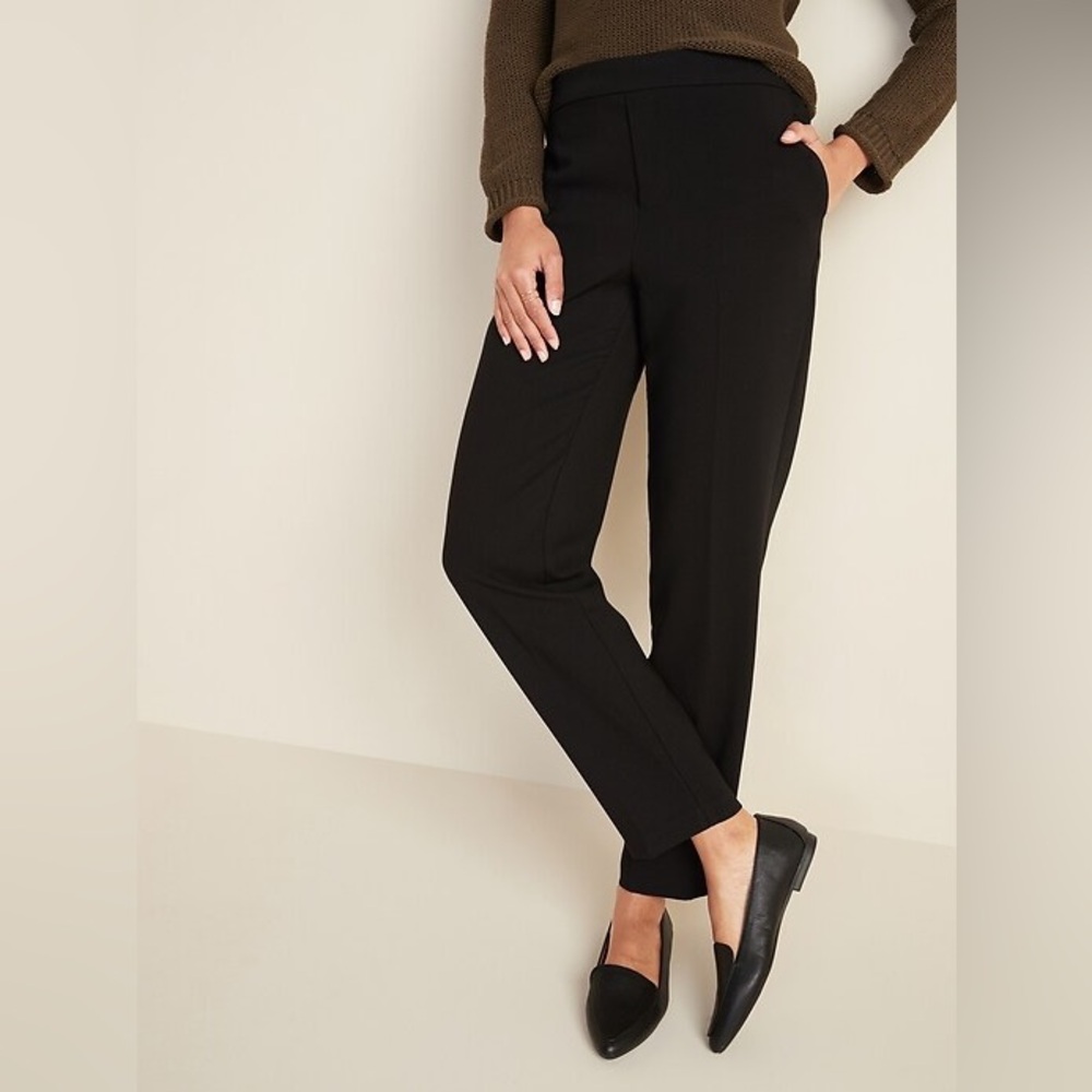 Old Navy Pull On Pants in Black Jack